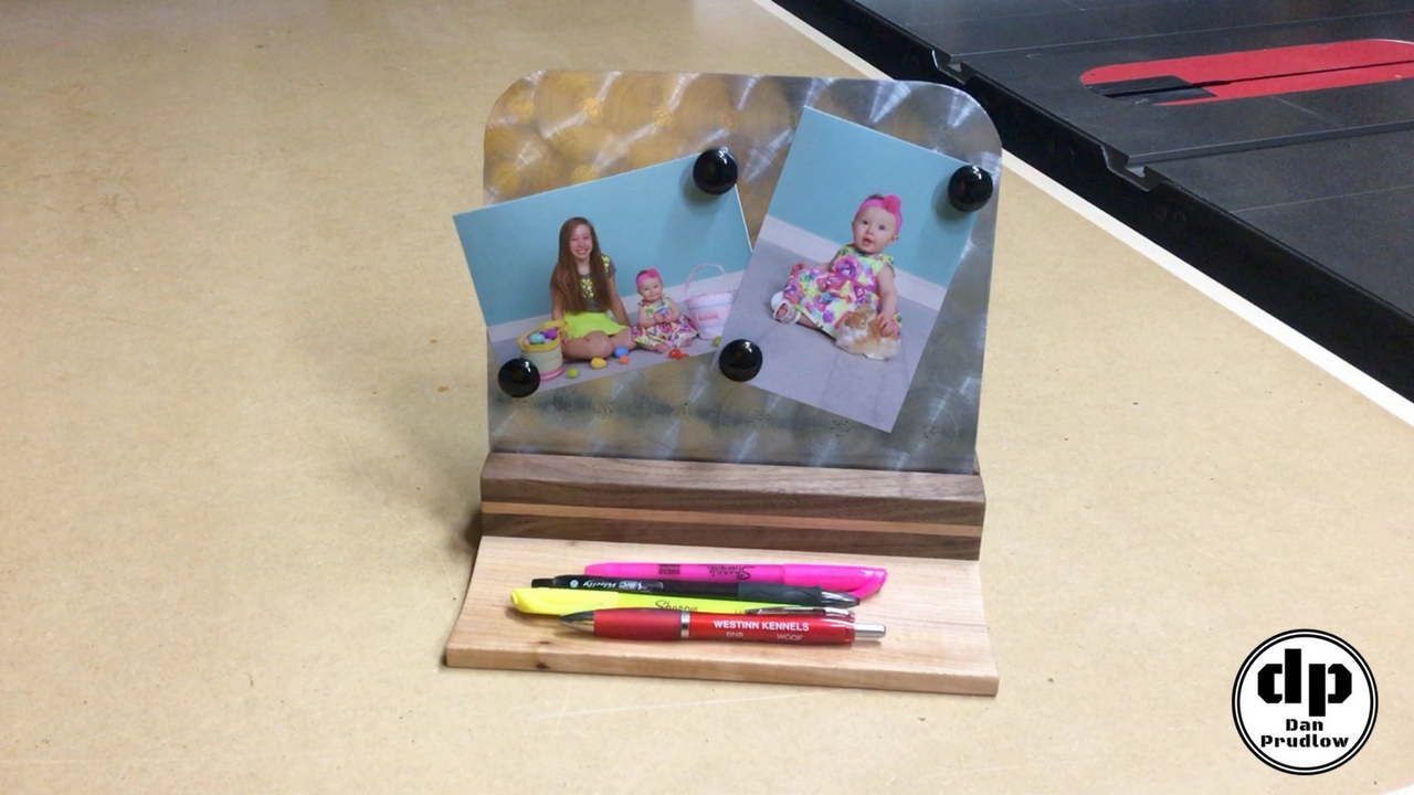 Read more about the article Magnetic Picture Frame and Desk Organizer